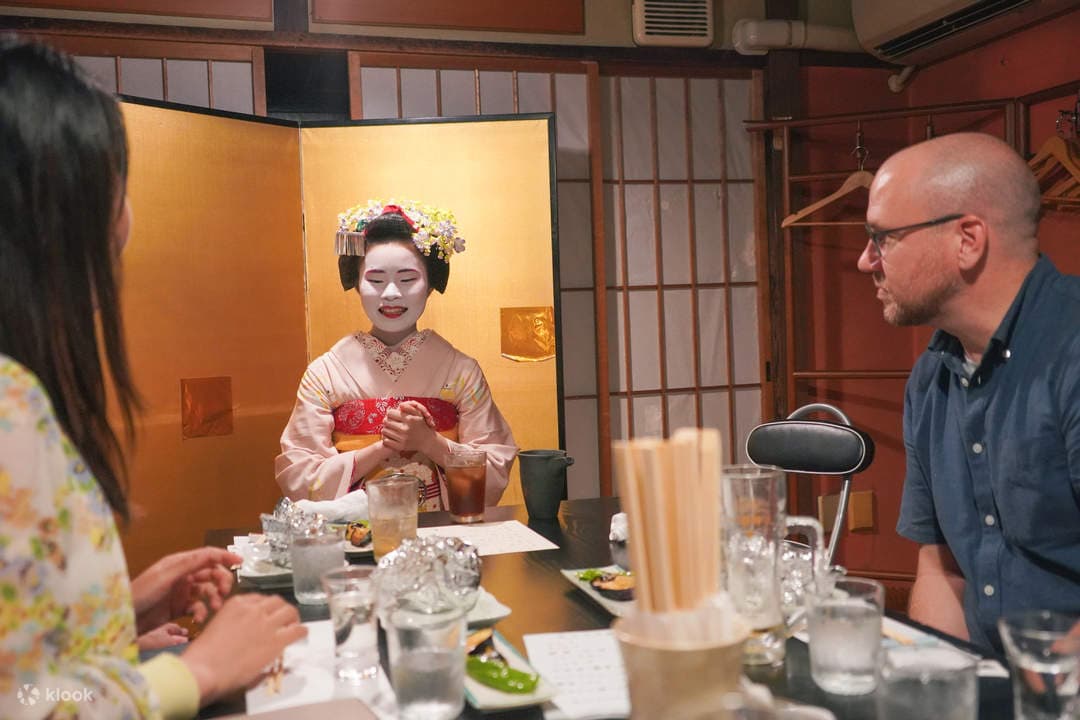 Tour: Dinner with Maiko in a Traditional Kyoto Restaurant